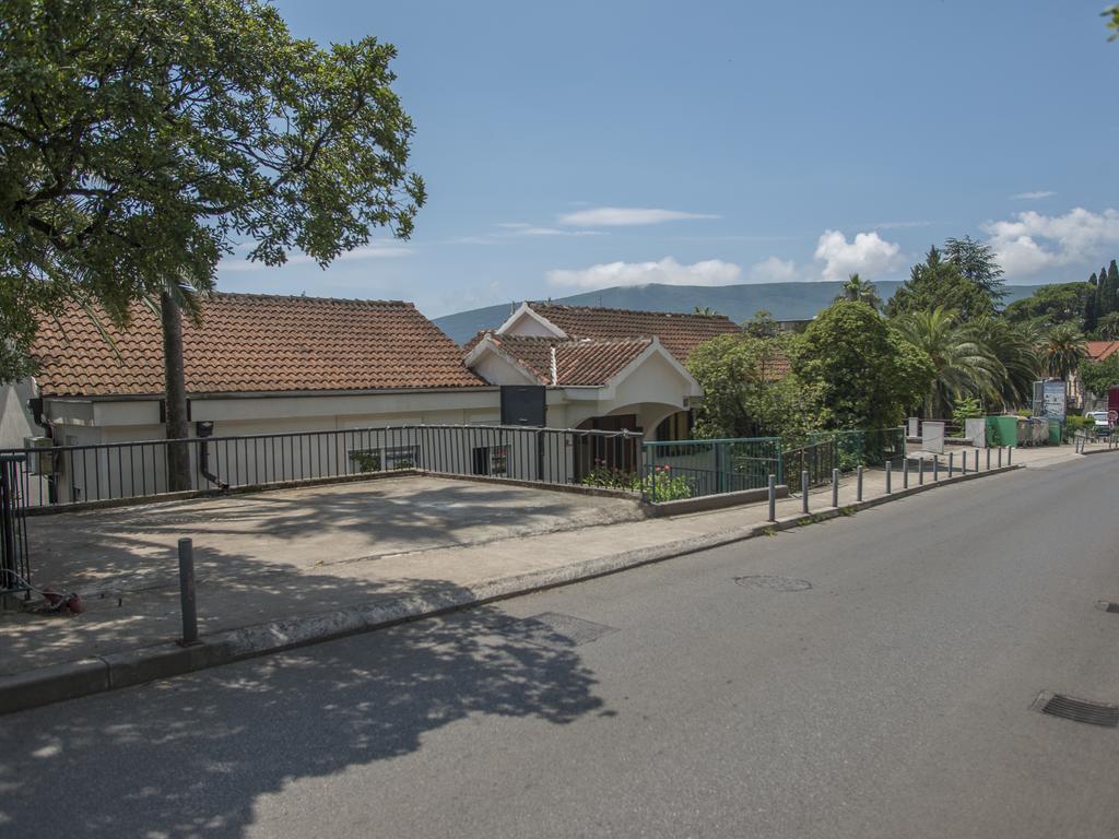 Apartments Dikan Herceg Novi Exterior foto